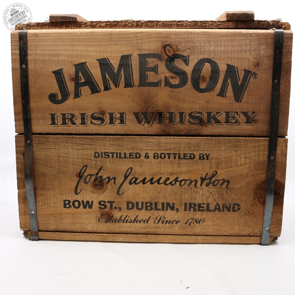 65610964_Jameson_Irish_Whiskey_Wooden_Crate-1.jpg