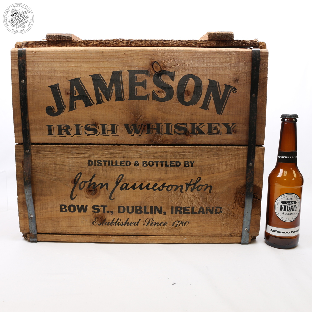 65610964_Jameson_Irish_Whiskey_Wooden_Crate-2.jpg