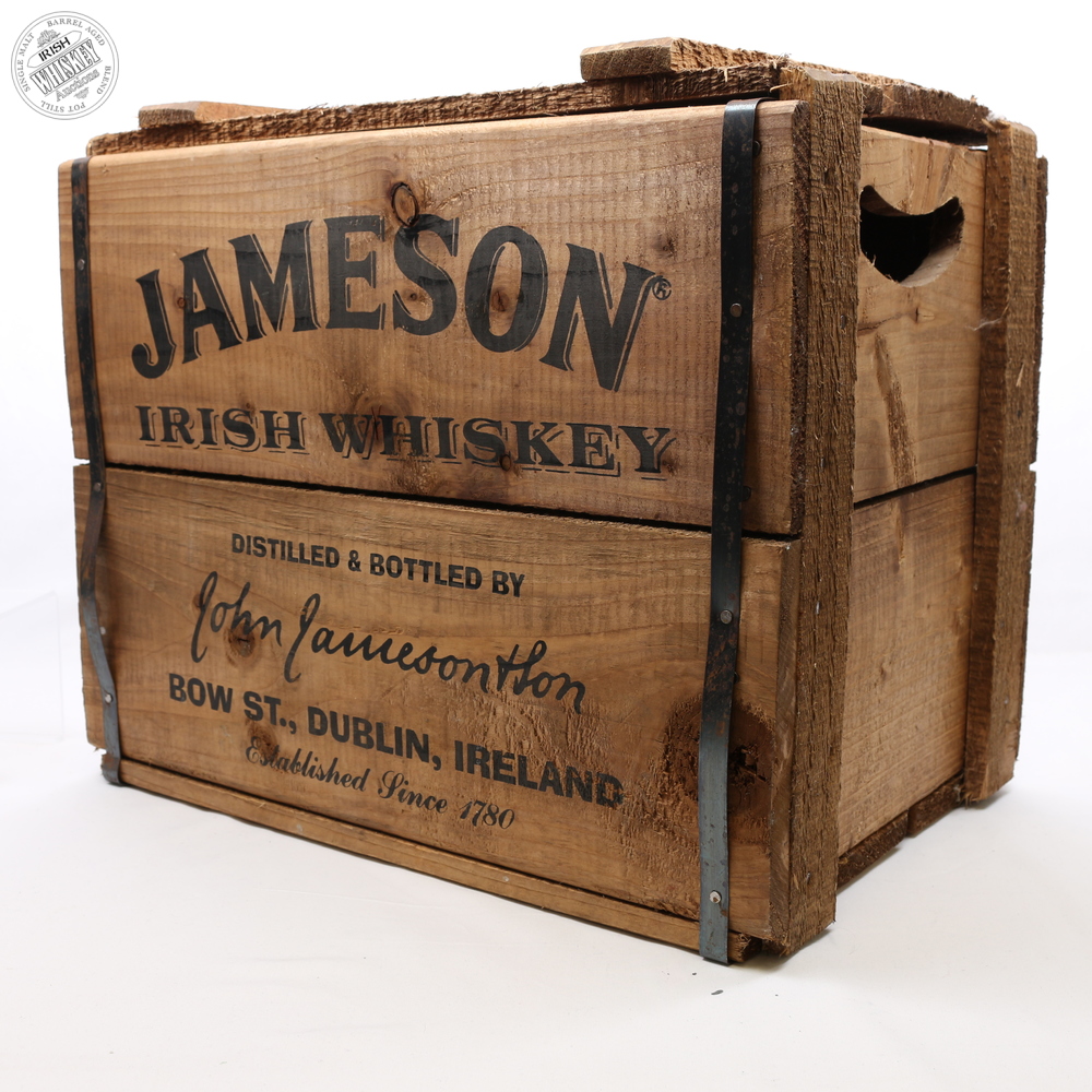 65610964_Jameson_Irish_Whiskey_Wooden_Crate-3.jpg