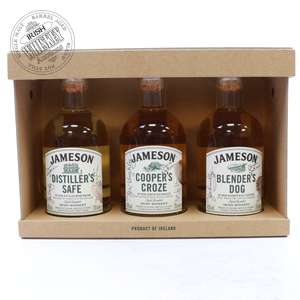 1817726_Jameson_The_Whiskey_Makers_Series_-_Signed_Bottles-1.jpg