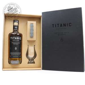 65612845_Titanic_Distillers_Collectors_Edition-1.jpg