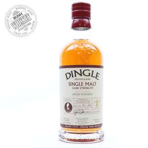 65615405_Dingle_Single_Malt_Cask_Strength_Whisky_and_Rum_Aan_Zee_Festival-1.jpg