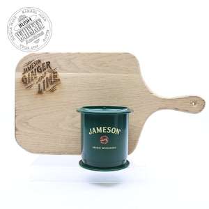 65617374_Jameson_Chopping_Board_and_Lime_Cutter-1.jpg