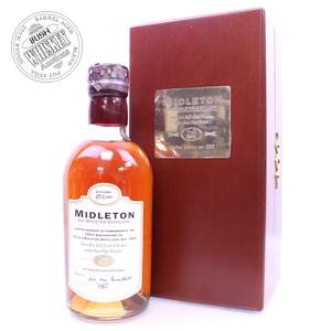 65688315_Midleton_26_Year_Old_Limited_Edition_Port_Pipe_Finish-1.jpg